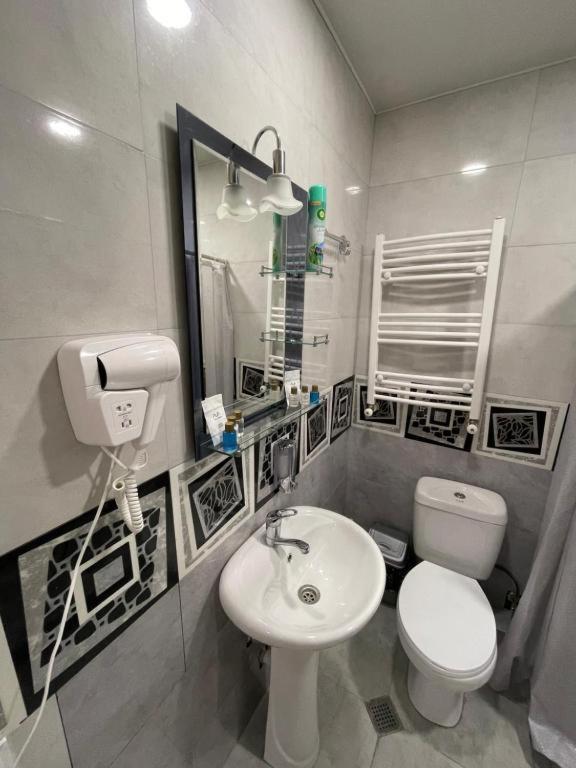 Aa Hotel Tbilisi Ngoại thất bức ảnh
